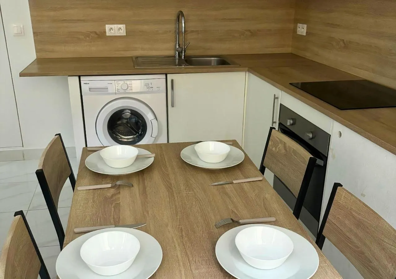Petit Paradis Parisien Apartment 0*, Paris France